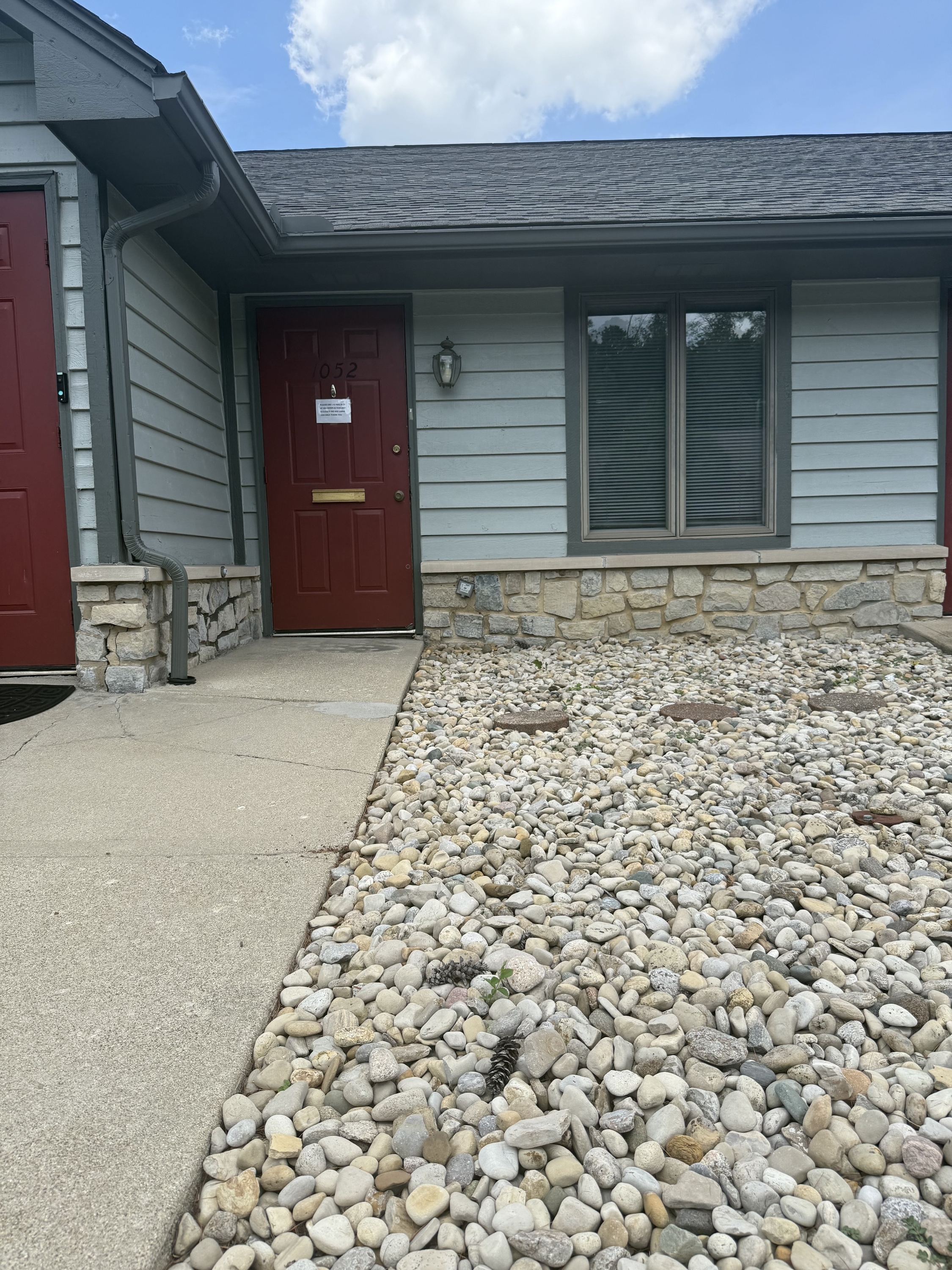 1052 North University Boulevard - 1